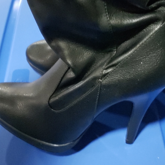 Women's Knee High Boots - Picture 3 of 11